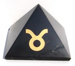 Šungitová pyramída so znamením Býk