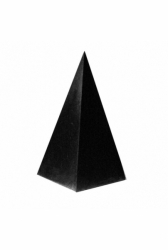 Shungit high pyramid polished 9 cm