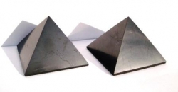 Shungite pyramid polished 4x4 cm (2 pcs)
