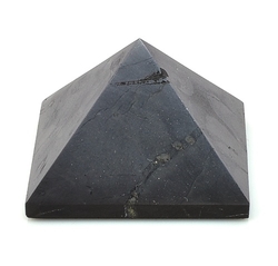 Shungite pyramid polished 5x5 cm - kopie