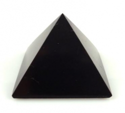 Šungitová pyramida pro řidiče leštěná 4cm