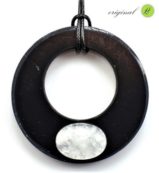 Shungit pendant wheel with crystal