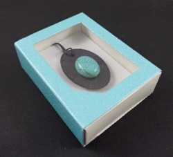 Blaue Box mit transparentem Deckel